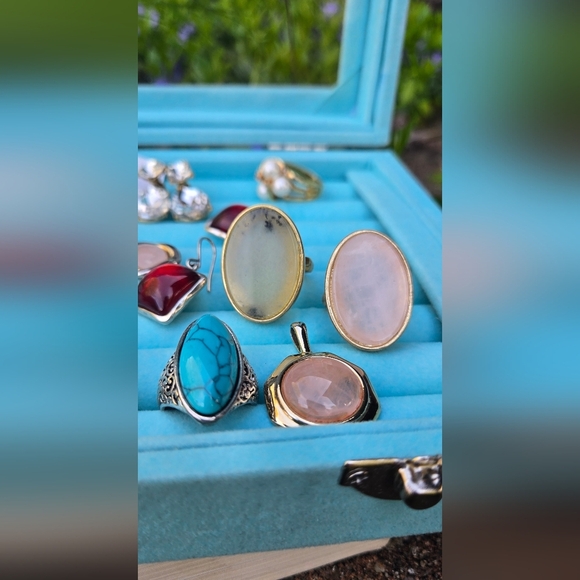 Vintage Gold-toned rose quartz light gree jade stone rings size 7 and si… - Picture 11 of 17